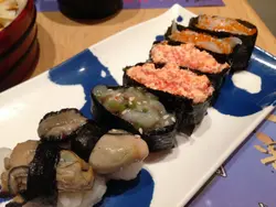 芝士飛魚籽軍艦