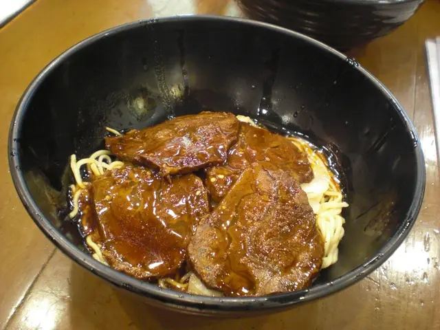五香牛展撈麵