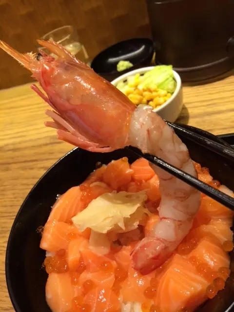 所用的大蝦單是蝦頭已有姆指長