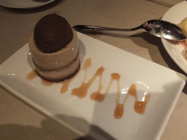 栗子芝士蛋糕配朱古力雪葩