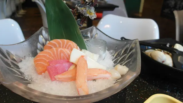 三文魚,金䱽魚,鮑魚片,蟹棒,凡立貝刺身