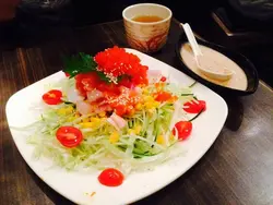 鱼生沙律配胡麻汁