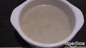 cream mushroom soup - 旺角的小飛象葡國餐廳