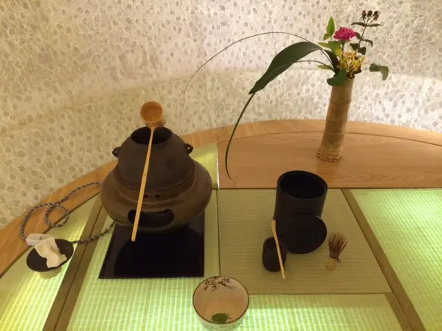 茶道示範中所用的茶具