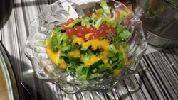 爆珠沙律新穎有趣，可惜味道普通