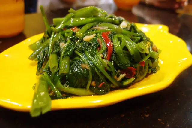 馬拉盞炒通菜