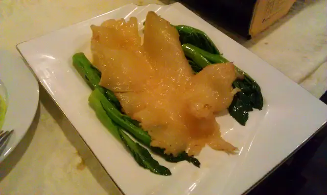 鮑汁扣原隻花膠扒 $268