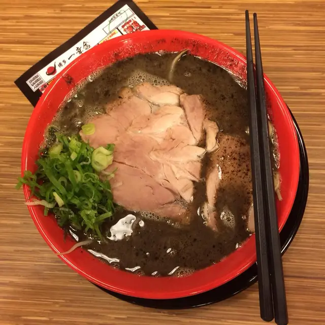 黑ラーメン