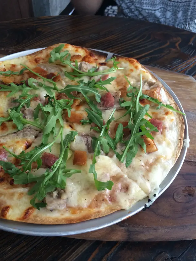 烤乳豬蘋果薄餅