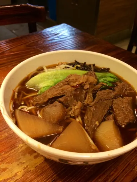 士林招牌牛𦟌米線 ($40)