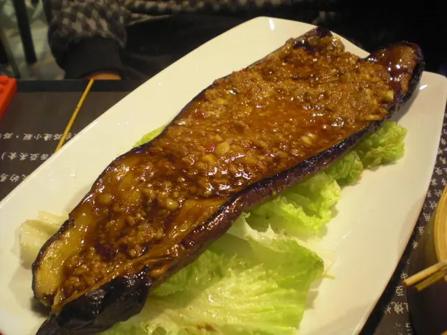 首創惹味魚香燒原條茄子