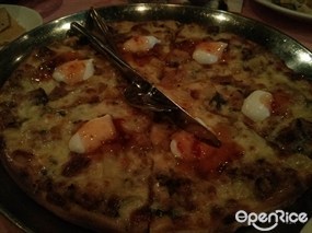 Four season pizza - 佐敦的小酒窩餐廳