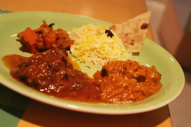 印度咖喱、米飯、薄餅