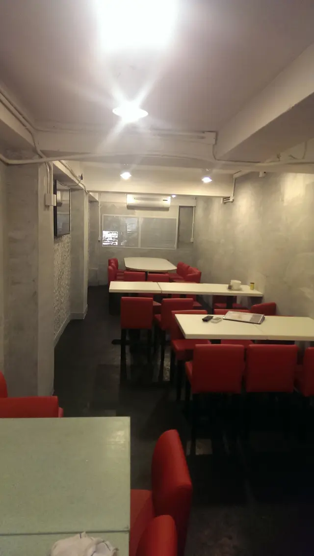 另有VIP room可容納20人，開P或私隱D最正