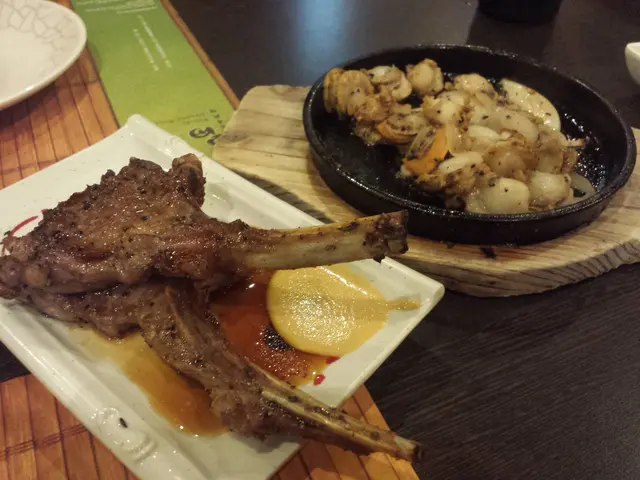 牛油帆立貝 and 香草燒羊架