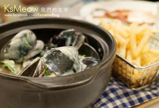 藍青口配薯條,忌廉汁滑膩濃稠!