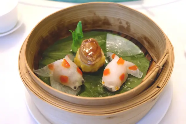 雙生金魚餃伴鮑魚燒賣