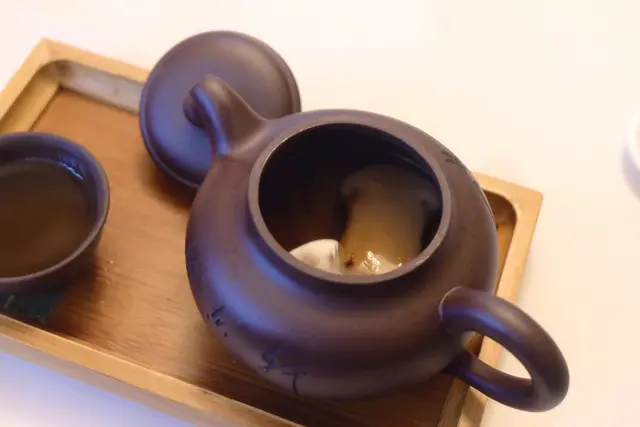 鮮松茸榆耳黃耳燉雪蓮子