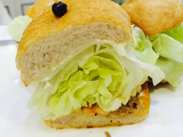 肯瓊牛肉三明治
