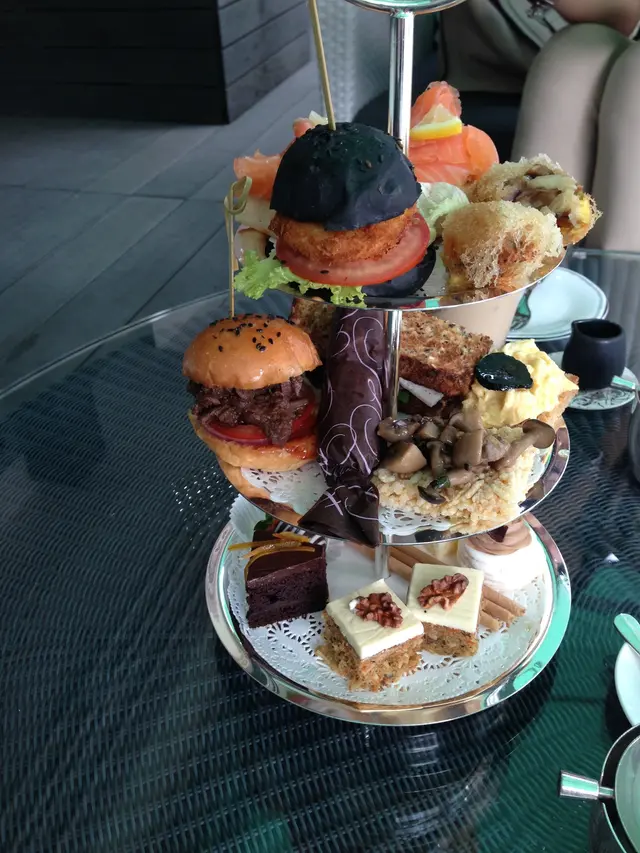 Signature Tea Set
