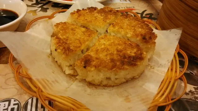 其實之前從未食過這道點心, 但糯米雞不過鹹, 而且煎得外脆內軟, 好好味