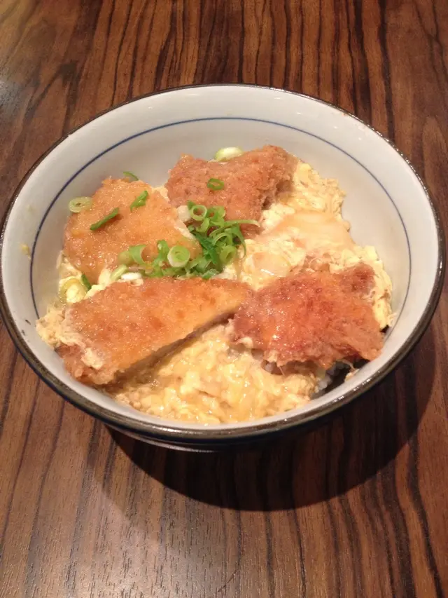 滑蛋豬柳飯 $38