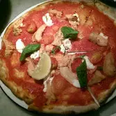 煙燻蜜糖雞肉、ricotta芝士、車厘茄、煙肉、迷迭香、羅勒、檸檬