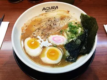 酱油鱼介豚骨拉面