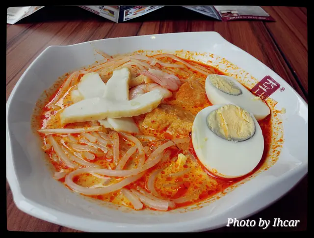 Curry Laka 咖哩叻沙蝦麵