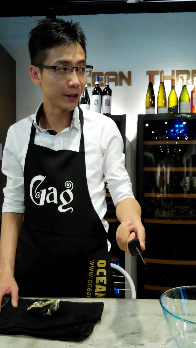 教授開蠔刀使用方法