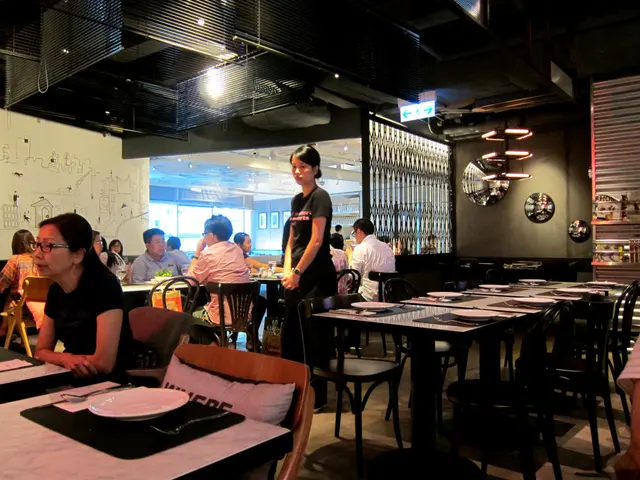 環境裝潢以黑白為主