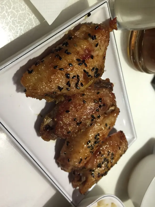 新鮮熱辣，外皮香脆，但味道沒有某米線店的入味和濃味