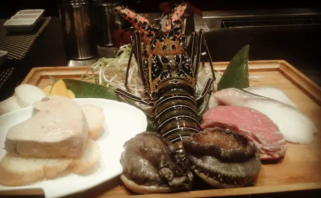 非常新鮮，龍蝦跳跳紮，鮑魚扭扭吓，好得意^