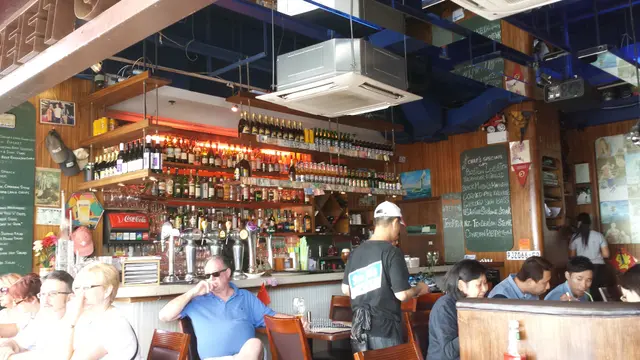 赤柱的酒吧及餐廳是老外勝地