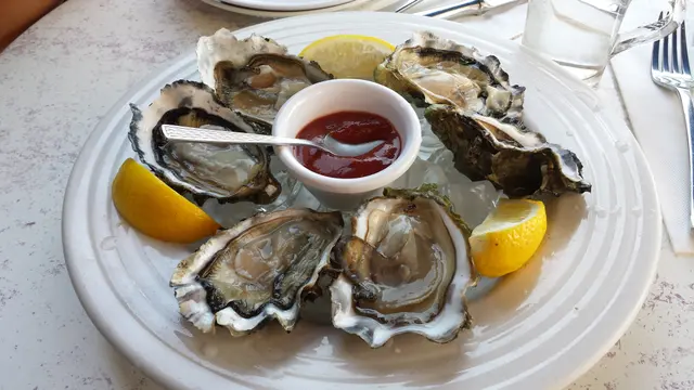 生蠔拼盤半打$198