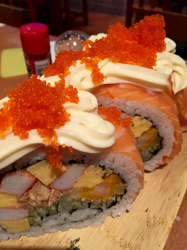 新火山卷（半客/三件）$71，整體一般，無乜特別。