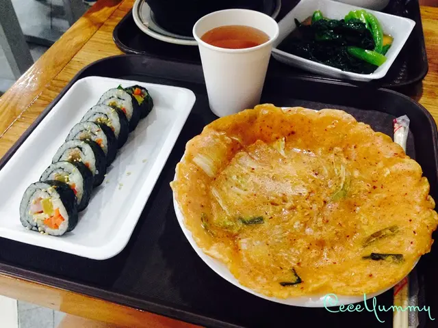 紫菜包飯、韓式煎餅、韓國粟米鬚茶