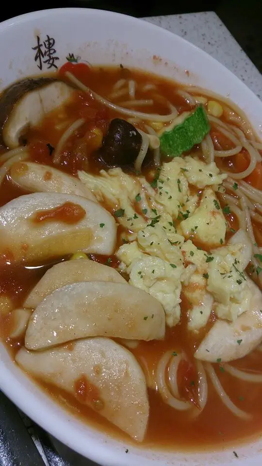 蕃茄素食湯意粉配牛乳炒蛋