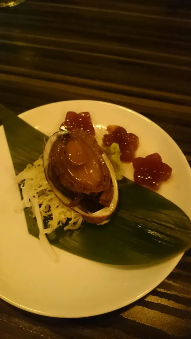 有飽魚食,炆得幾入味,側面啲星星係蘿蔔