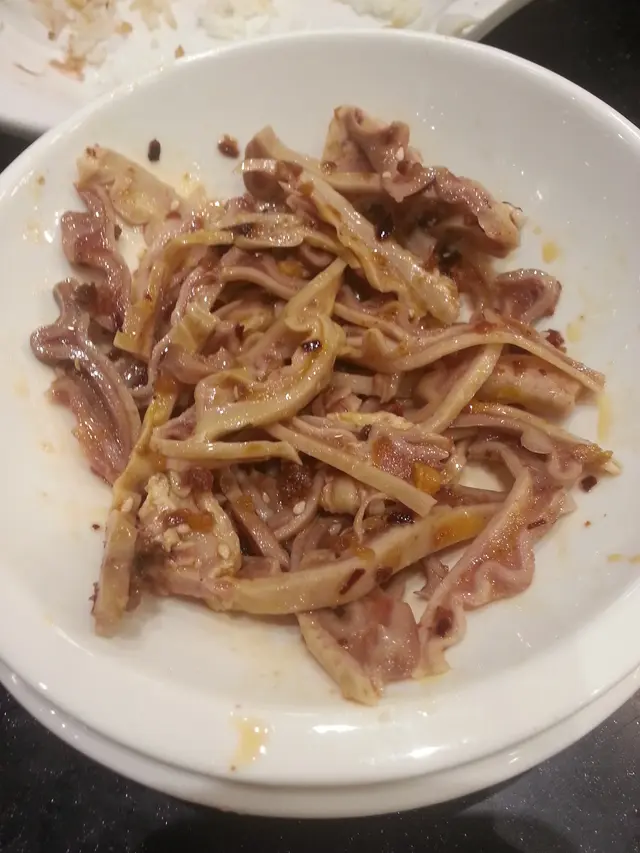 大家睇下, 佢實際唔係好辣, 但係就苦到嘔