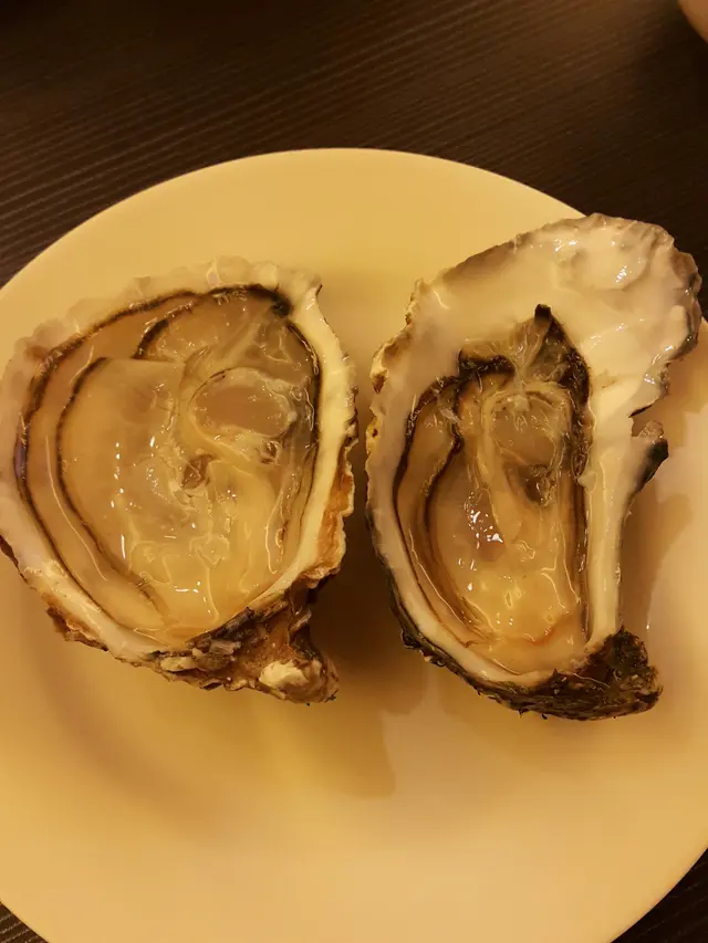 Pinky (左)及 Gillardeau (右)