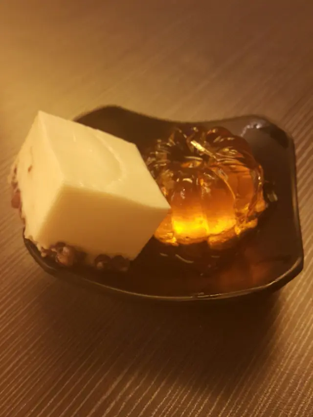 桂花杞子糕及椰汁紅豆糕