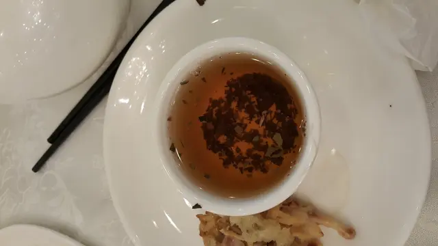 飲到成咀茶葉