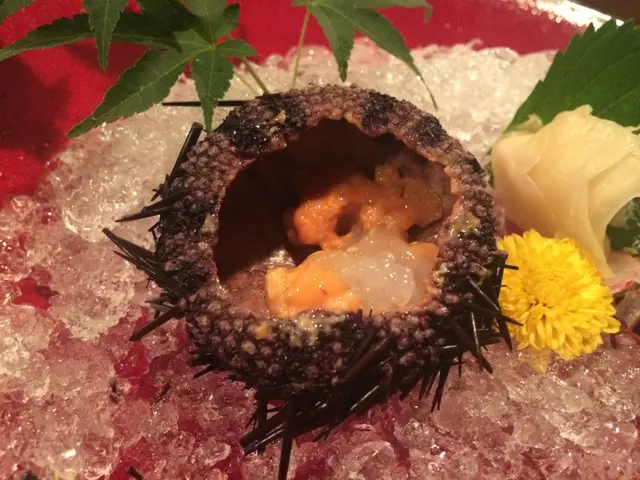 海膽鱈場蟹腳刺身