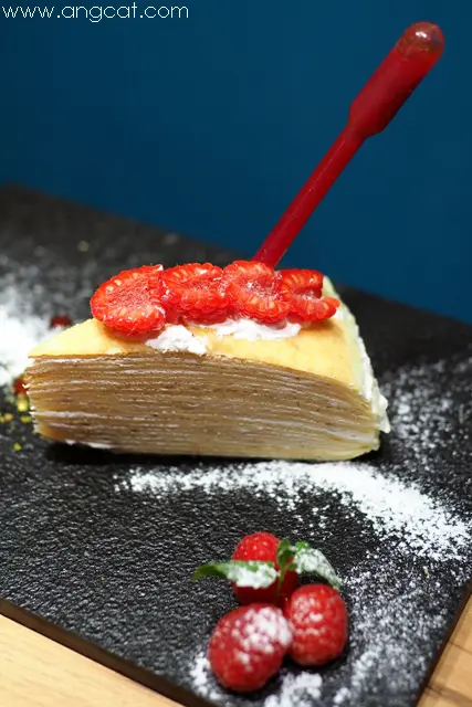 紅桑子千層班戟蛋糕