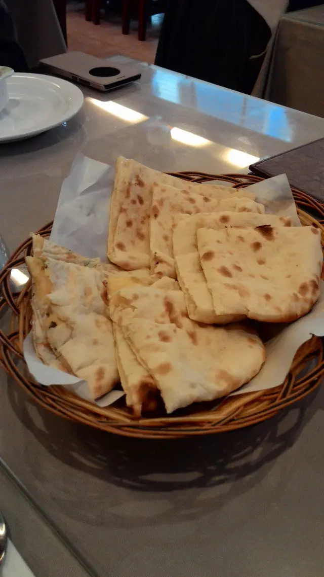 cheese naan/ paneer kulcha芝士印度烤饼( ($34) potato nan
