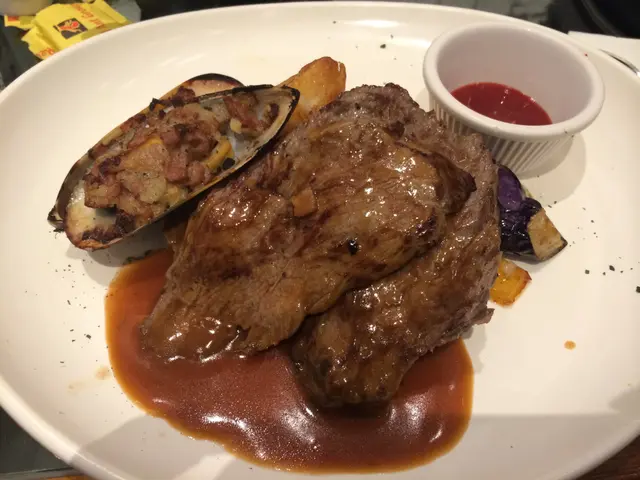 巴泉汁牛柳拼焗青口