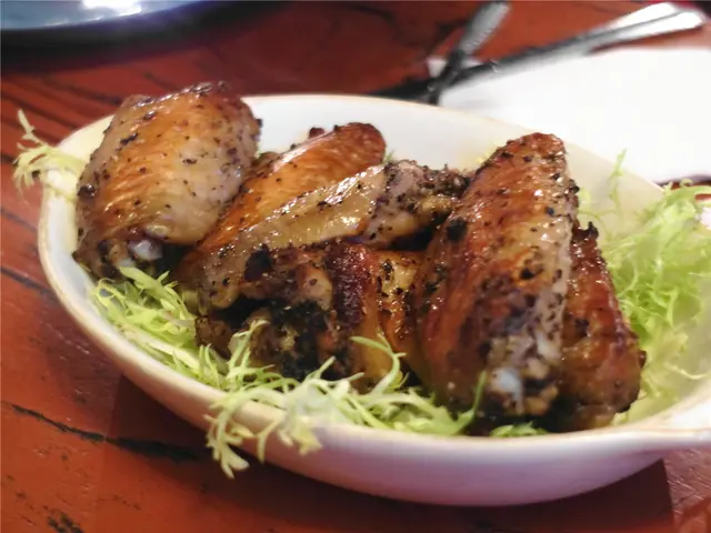 基本上到每家店我也會點的一味菜，  雖然簡單，但不容易整得入味，這裡的肉質很嫩，  味道適中，外層微微香脆，中上的評價吧。