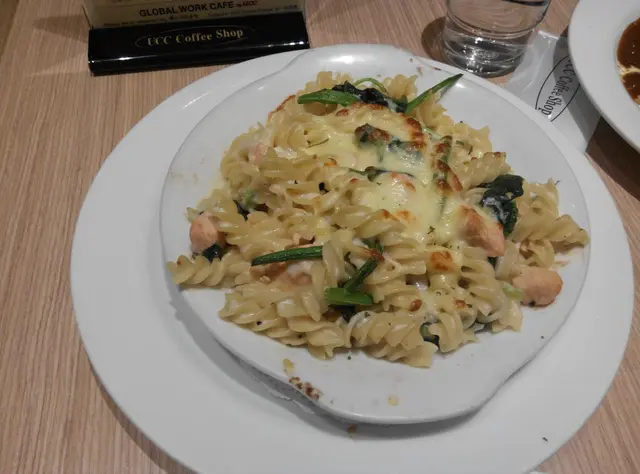 菠菜煙三文魚螺絲粉