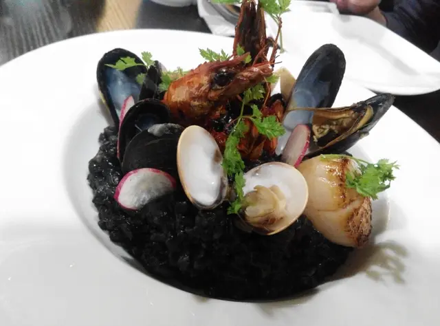 墨汁海鮮意大利飯